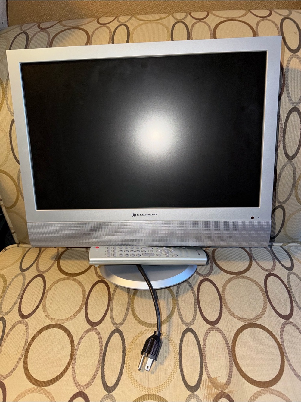 Element Electronics 19 Inch HDMI TV 2007 Used Pre Owned Tested Works Great Used.